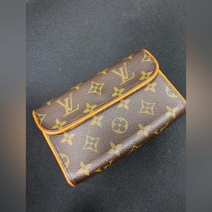 Vintage Louis Vuitton POCHETTE FLORENTINE.